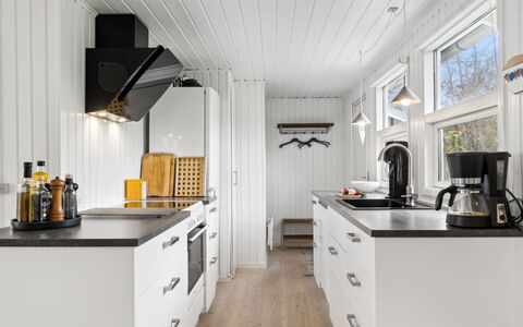 Jannike - 150M from the Sea: Bois, Domicile, Porche, Plate-Forme, Dur, Toit, Tache De Bois, Parquet, Eco Hôtel