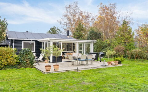 Jannike - 150M from the Sea: Bois, Domicile, Porche, Plate-Forme, Dur, Toit, Tache De Bois, Parquet, Eco Hôtel