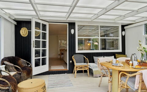 Jannike - 150M from the Sea: Bois, Domicile, Porche, Plate-Forme, Dur, Toit, Tache De Bois, Parquet, Eco Hôtel