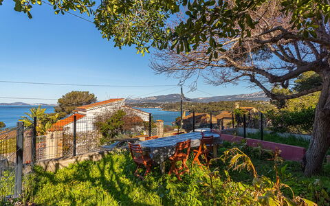 Le Provençal: Bleu, Mer, Chalet, Côte, Biens, Eco Hôtel, Baie