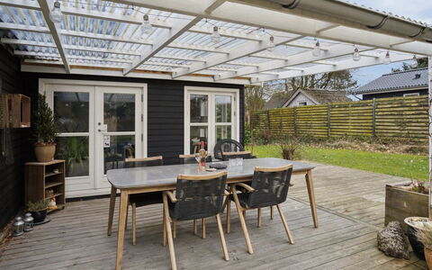 Aksinja - 700M from the Sea: Maison, Toit, Domicile, Chalet, Biens, Ferme, Villa, Porche, Siding