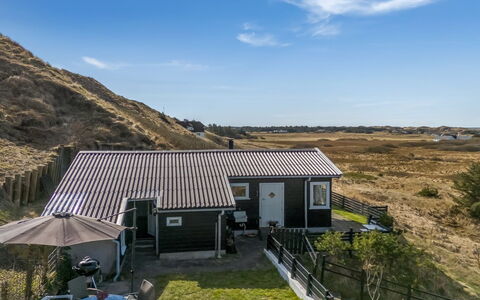 Sella - 600M from the Sea: Toit, Maison, Chalet, Domicile, Zone Rurale, Pente, Biens, Siding, Porche