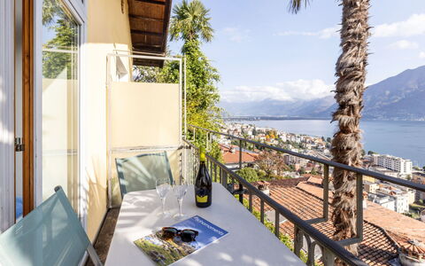 Locarno 361: Bâtiment, Ciel, Propriété, Jour, Plante, L'Eau, Nuage, Bleu Azur, Éclairage, Architecture