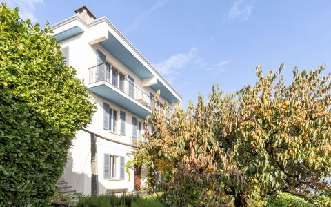 Egner- Apt.panorama: Bleu, Jour, Arbuste, Zone Résidentielle, Domicile, Appartement, Balcon, Biens, Condominium, Cour