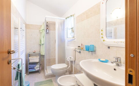 Graziella: Miroir, Luminaire Plomberie, Robinet, Évier, Lavabo, Propriété, Produit, Violet, Salle De Bains, Bleu Azur
