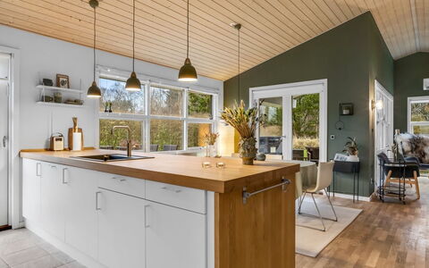Frederikka - 1.9Km from the Sea: Cuisine, Comptoir, Design Intérieur, Meubles, Sol, Cabinetry, Bois, Plafond, Luminaire, Sol