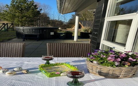 Frederikka - 1.9Km from the Sea: Meubles, Table, Chaise, Mobilier De Jardin, Tableau De Plein Air, Jardin, Ombre, Arrière-Cour, Structure En Plein Air, Table Cuisine Et Salle A Manger