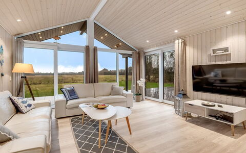 Corina - 850M to the Fjord: Plafond, Design Intérieur, Salon, Domicile, Canapé, Luminaire, Dur, Chaise