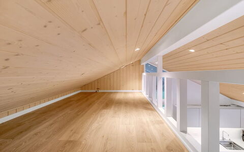 Corina - 850M to the Fjord: Sol, Design Intérieur, Bois, Sol, Escaliers, Plafond, Tache De Bois, Parquet, Dur, Balustrade