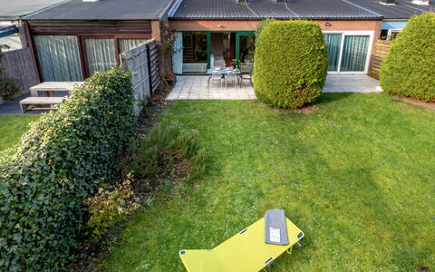 Zonnehof Nieuwvliet-Bad: Arbuste, Zone Résidentielle, Jardin, Domicile, Maison, Toit, Lot Terre, Pelouse, Couverture De Sol