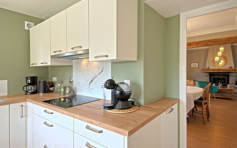 Ty Poulpry: Design Intérieur, Sol, Comptoir, Meubles, Cabinetry, Cuisine, Bois, Plafond, Sol, Pièce