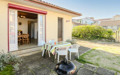 Mimizan 326: Ciel, Plante, Bâtiment, Montagne, Maison, Fenêtre, Bois, Pente, Design Urbain, Zone Résidentielle