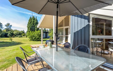 Ensio - 800M from the Sea: Bois, Domicile, Porche, Plate-Forme, Dur, Toit, Tache De Bois, Parquet, Eco Hôtel