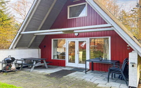 Maikel - 1Km from the Sea: Bois, Meubles, Appartement, Pièce, Plafond, Tache De Bois, Chaise, Dur, Vernis, Lumber