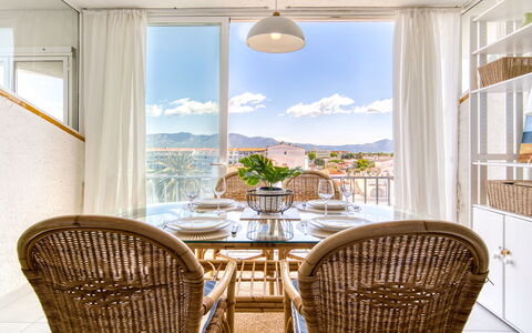 Empuriabrava 918: Meubles, Design Intérieur, Table, Chaise, Table Cuisine Et Salle A Manger, Salle À Manger, Sol, Sol, Pièce, Appartement