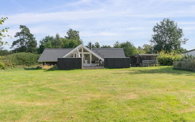 Janik - 1.3Km from the Sea
