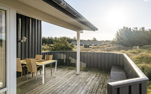 Melina - 300M from the Sea: Meubles, Design Intérieur, Sol, Sol, Plafond, Pièce, Chaise, Table, Appartement, Table Cuisine Et Salle A Manger