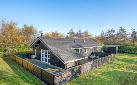 Efka - 600M to the Fjord: Sol, Design Intérieur, Bois, Sol, Escaliers, Plafond, Tache De Bois, Parquet, Dur, Balustrade