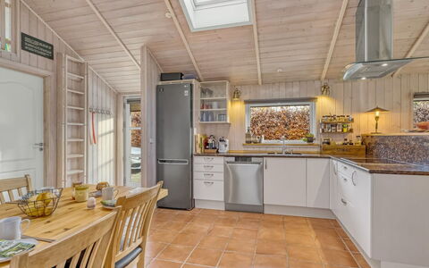 Wyanet - 600M from the Sea: Appartement, Condominium, Biens, Balcon, Villa, Hôtel