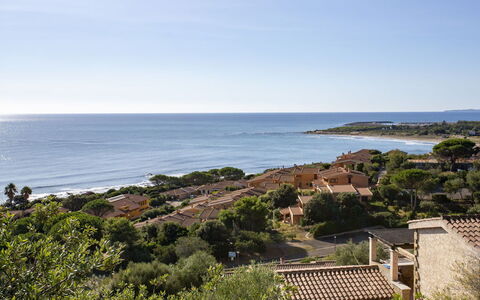 Villino Trilocale Apartments Seaside: Ciel, Bleu, L'Eau, Horizon, Côte, Été, Mer, Zone Résidentielle, Cotiers Et Relief Océaniques, Paysage
