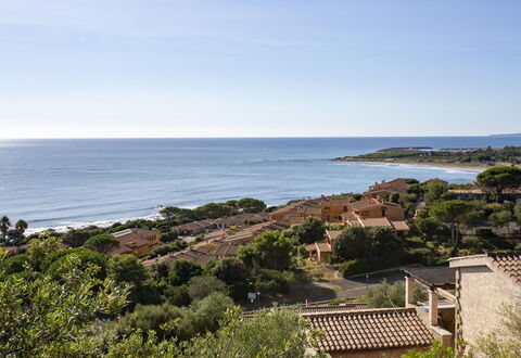 Villetta Seaside Sardegna: Ciel, Bleu, L'Eau, Horizon, Côte, Été, Mer, Zone Résidentielle, Cotiers Et Relief Océaniques, Paysage