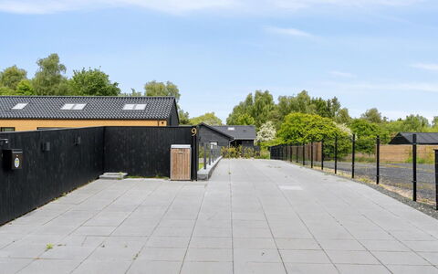 Pauliina - 1.1Km from the Sea: Végétation, Arbuste, Printemps, Chalet, Jardin, Ombre, Arrière-Cour, Cour, Chaise