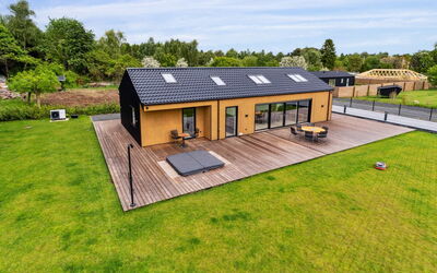 Pauliina - 1.1Km from the Sea