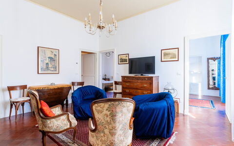 Casa del Capitano: L'Eau, Propriété, Plante, Bâtiment, Bleu Azur, Ciel, Fenêtre, Piscine, Design Urbain, Loisir