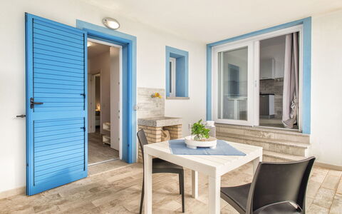 La Gabbianella: L'Eau, Propriété, Plante, Bâtiment, Bleu Azur, Ciel, Fenêtre, Piscine, Design Urbain, Loisir