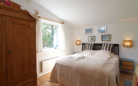 Mielikki - 2Km from the Sea: Design Intérieur, Bois, Chambre, Sol, Plafond, Sol, Lit, Meubles, Pièce, Drap De Lit