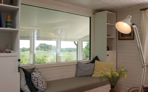 Mielikki - 2Km from the Sea: Design Intérieur, Bois, Sol, Sol, Meubles, Domicile, Pièce, Plafond, Verre, Salon