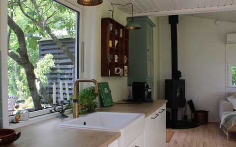 Mielikki - 2Km from the Sea: Bois, Design Intérieur, Sol, Meubles, Sol, Cuisine, Comptoir, Pièce, Plafond, Cabinetry