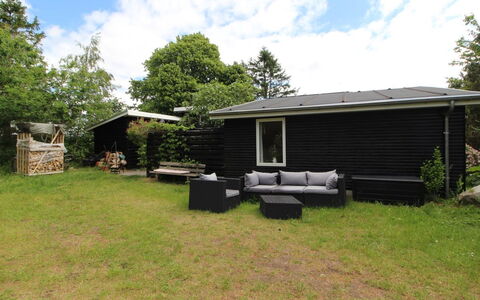 Mielikki - 2Km from the Sea: Maison, Toit, Domicile, Chalet, Jardin, Pelouse, Siding, Arrière-Cour, Batiments Jardin, Cour