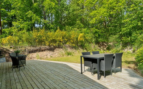 Henryette - 1.5Km from the Sea: Bois, Domicile, Porche, Plate-Forme, Dur, Toit, Tache De Bois, Parquet, Eco Hôtel