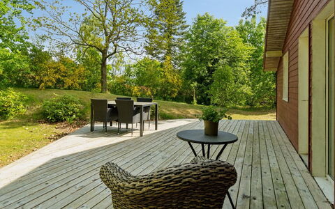 Henryette - 1.5Km from the Sea: Bois, Domicile, Porche, Plate-Forme, Dur, Toit, Tache De Bois, Parquet, Eco Hôtel