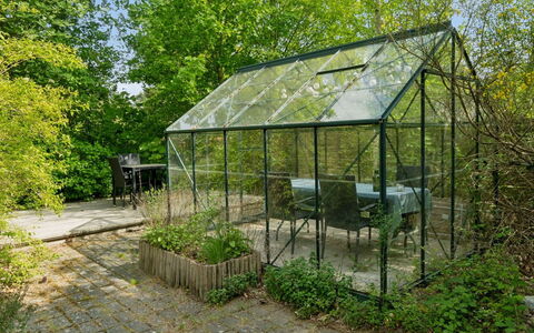 Henryette - 1.5Km from the Sea: Bois, Domicile, Porche, Plate-Forme, Dur, Toit, Tache De Bois, Parquet, Eco Hôtel
