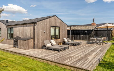 Hellena - 600M from the Sea: Bois, Domicile, Porche, Plate-Forme, Dur, Toit, Tache De Bois, Parquet, Eco Hôtel