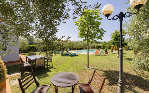 Villa Elena: Piscine, Recours, Mobilier De Jardin, Eco Hôtel, Jardin, Ombre, Pelouse, Aménagement Paysager, Hacienda, Cour