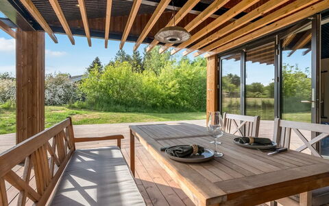 Willi - 600M from the Sea: Piscine, Mobilier De Jardin, Meubles, Recours, Dalle, Eco Hôtel, Ombre, Chaise, Loisir, Biens