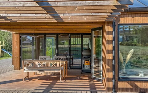 Willi - 600M from the Sea: Piscine, Mobilier De Jardin, Meubles, Recours, Dalle, Eco Hôtel, Ombre, Chaise, Loisir, Biens