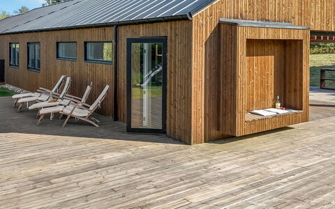 Willi - 600M from the Sea: Piscine, Mobilier De Jardin, Meubles, Recours, Dalle, Eco Hôtel, Ombre, Chaise, Loisir, Biens