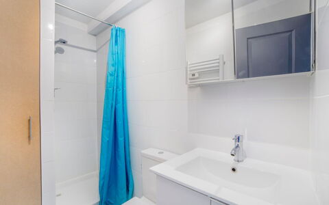 Studio Bazeilles: Plante, Ciel, Nuage, Bâtiment, Fenêtre, Lot Terre, Design Intérieur, Design Urbain, Zone Résidentielle