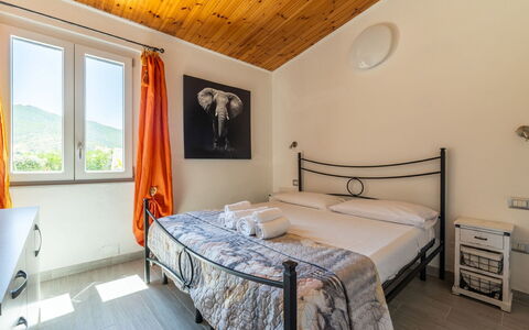 Doxina: Domicile, Lit, Chambre, Hôtel, Cadre De Lit, Literie