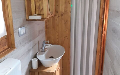 Casa Robinson Nature, Wifi, Istria, Croazia: Bois, Sol, Sol, Pièce, Tache De Bois, Luminaire Plomberie, Lavabo, Dur, Évier, Planche