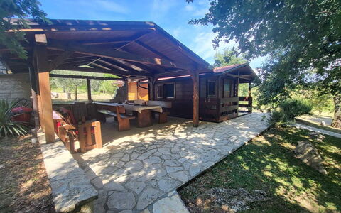Casa Robinson Nature, Wifi, Istria, Croazia: Bois, Ombre, Chalet, Structure En Plein Air, Batiments Jardin, Arrière-Cour, Dur, Cabane En Rondins, Cour, Tache De Bois
