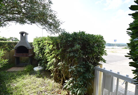 Casa Gavina 2 Seaside Alghero: Arbuste, Suppression Des Plantes Ligneuses, Jardin, Ombre, Aménagement Paysager, Haie, Arrière-Cour, Clôture, Accueil Escrime, À Feuilles Persistantes