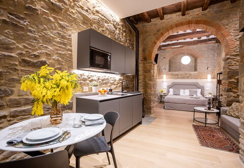 Maccari Suite: Design Intérieur, Meubles, Sol, Salon, Plafond, Mur De Pierre, Canapé, Chaise, Luminaire