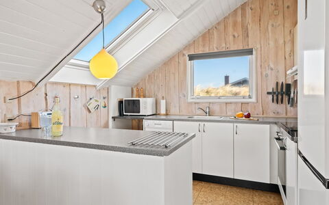 Mimi - 120M from the Sea: Cuisine, Bois, Plafond, Design Intérieur, Comptoir, Sol, Domicile, Luminaire, Sol, Meubles