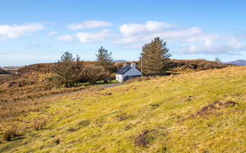 The Cottage: Herbe, Prairie, Écorégion, Colline, Paysage, Zone Rurale, Lot Terre, Plaine, Chalet, Prairie