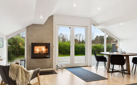 Frithlef - 1.3Km from the Sea: Meubles, Design Intérieur, Appartement, Sol, Sol, Table, Chaise, Pièce, Domicile, Table Cuisine Et Salle A Manger